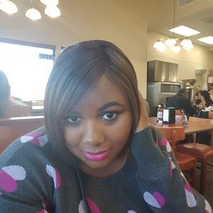 Meet your Posher, Lenora